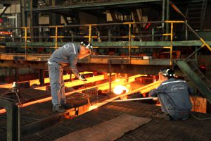 (Tiếng Việt) GIÁ THÉP HÔM NAY 24/10: NGÀNH THÉP TRUNG QUỐC ĐỐI MẶT KHÓ KHĂN