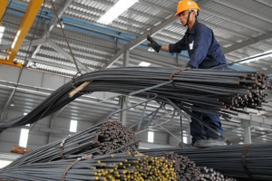 GIÁ THÉP XÂY DỰNG GIẢM 18 LẦN LIÊN TIẾP, CHƯA THỂ KHẲNG ĐỊNH ĐÃ ‘CHẠM ĐÁY’